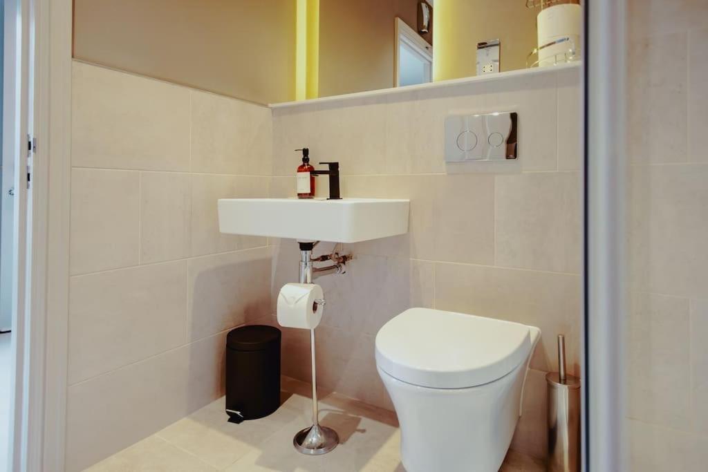 Apartamento 3-Story Townhouse - Sleeps 8 Leeds  Exterior foto