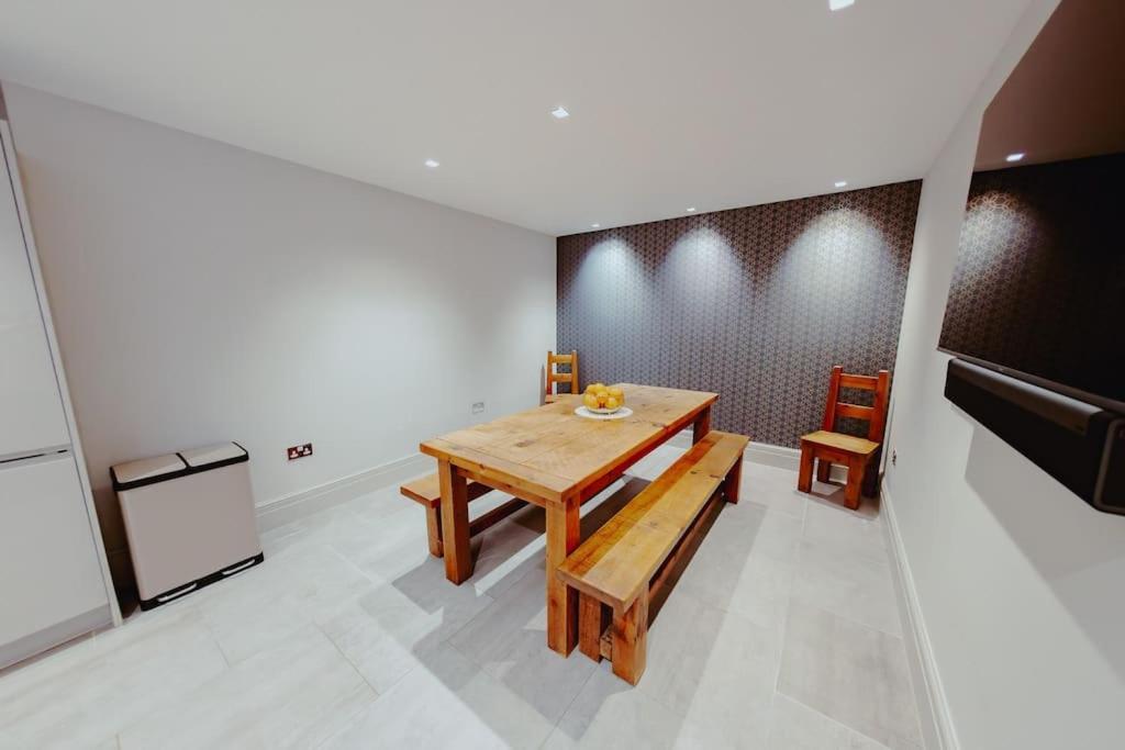 Apartamento 3-Story Townhouse - Sleeps 8 Leeds  Exterior foto