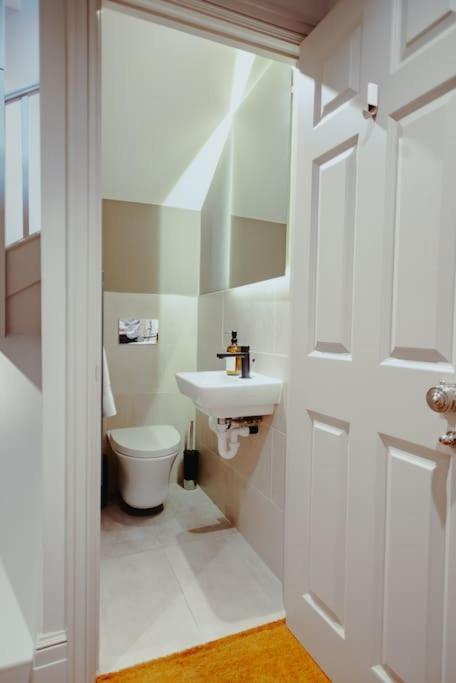 Apartamento 3-Story Townhouse - Sleeps 8 Leeds  Exterior foto